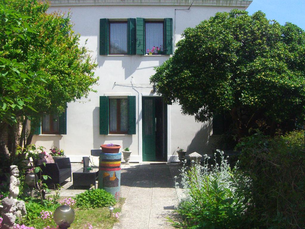 Ca' Del Pomo Grana' Bed & Breakfast Murano Exterior photo