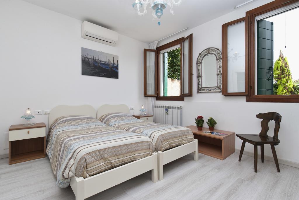 Ca' Del Pomo Grana' Bed & Breakfast Murano Exterior photo