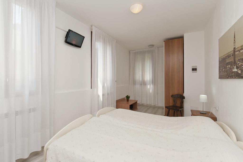 Ca' Del Pomo Grana' Bed & Breakfast Murano Exterior photo