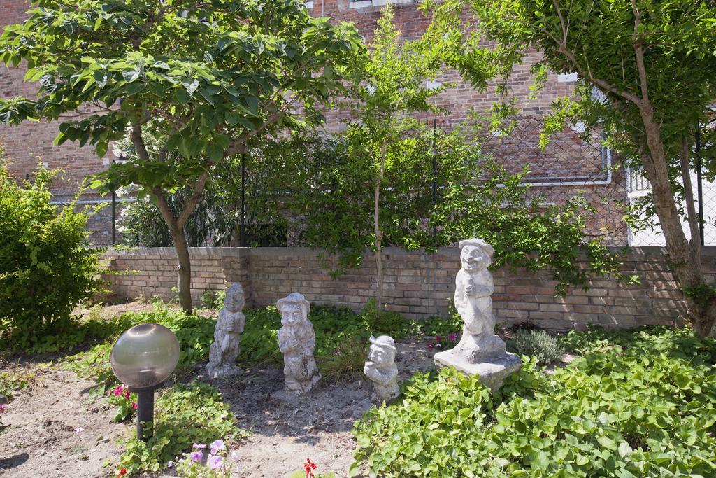 Ca' Del Pomo Grana' Bed & Breakfast Murano Exterior photo