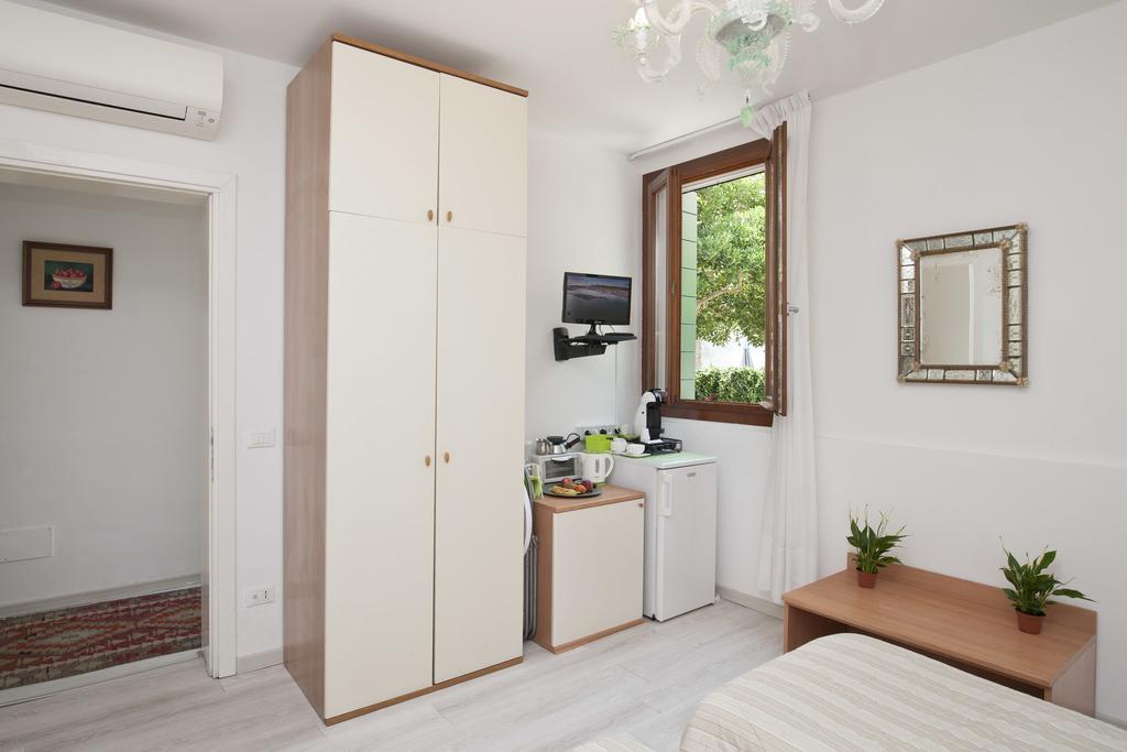Ca' Del Pomo Grana' Bed & Breakfast Murano Exterior photo