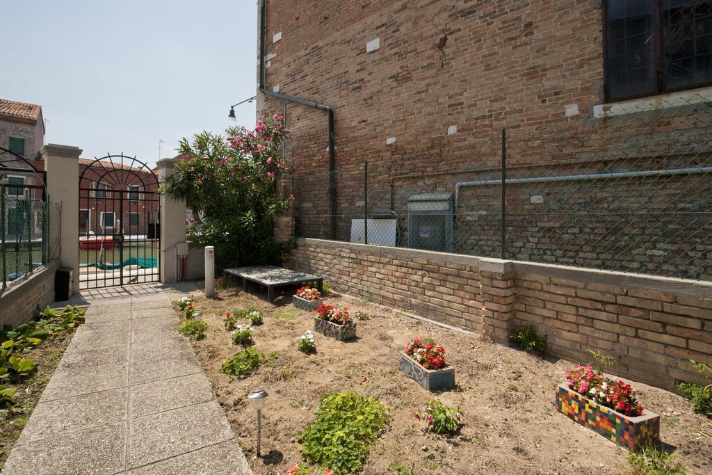 Ca' Del Pomo Grana' Bed & Breakfast Murano Exterior photo